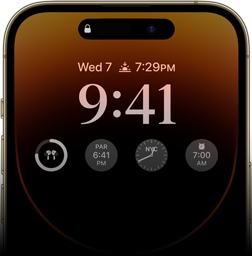De voorkant van iPhone&nbsp;14&nbsp;Pro en het always‑on display met daarop onder andere de tijd, de datum en vier widgets.