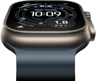 Apple Watch Ultra 3 naar voren gekanteld, kast van naturel titanium, kompas op wijzerplaat Oriëntatie, ankerblauw Ocean-bandje